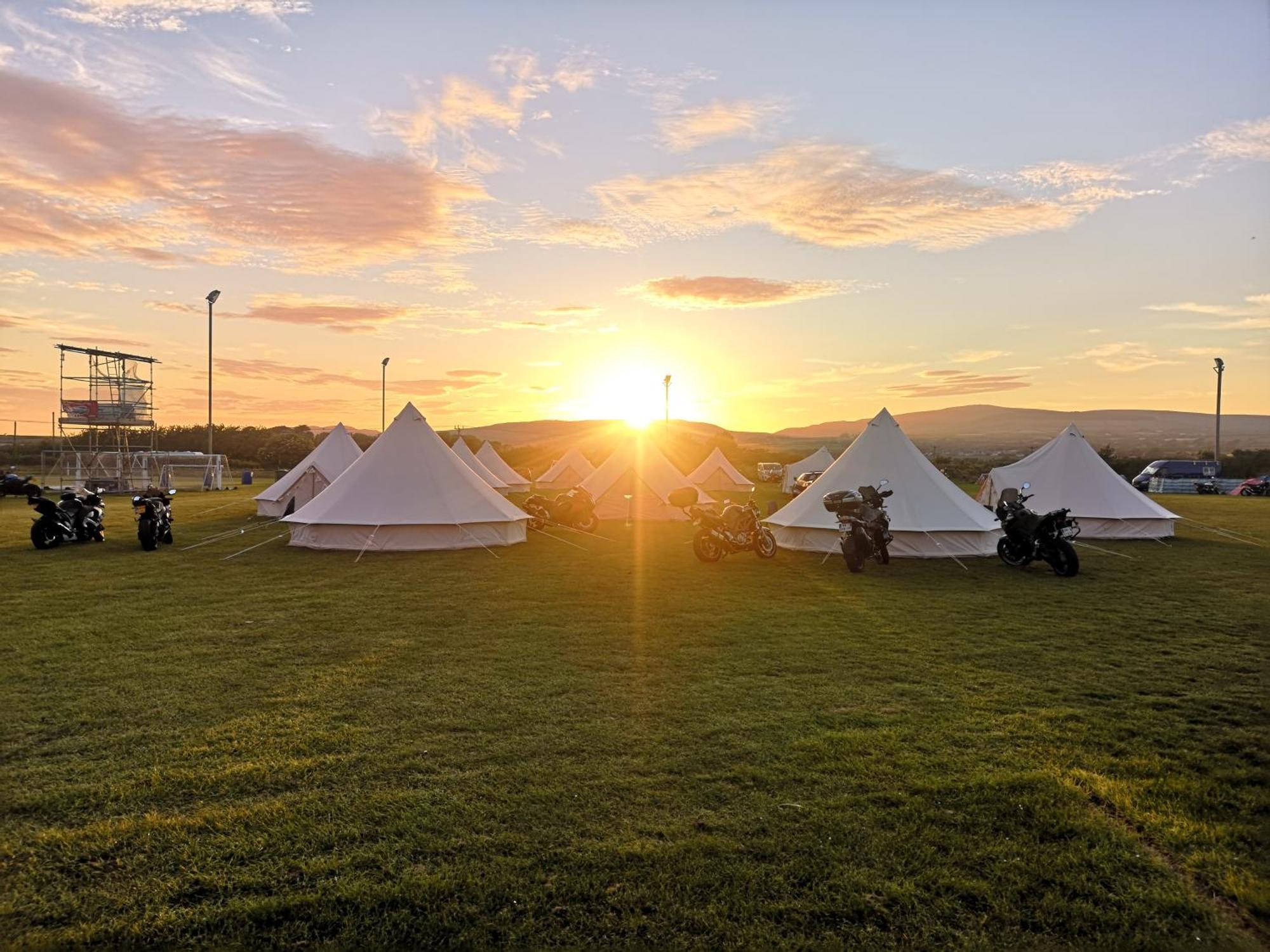 Nine Yards Bell Tents At The Tt - 캐슬타운 외부 사진